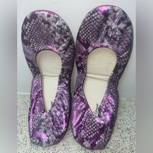 The Storehouse Flats Pink Snakeskin size 10